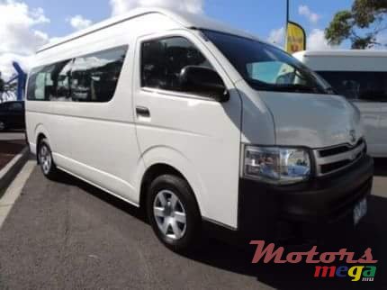 2011' Toyota HiAce photo #1