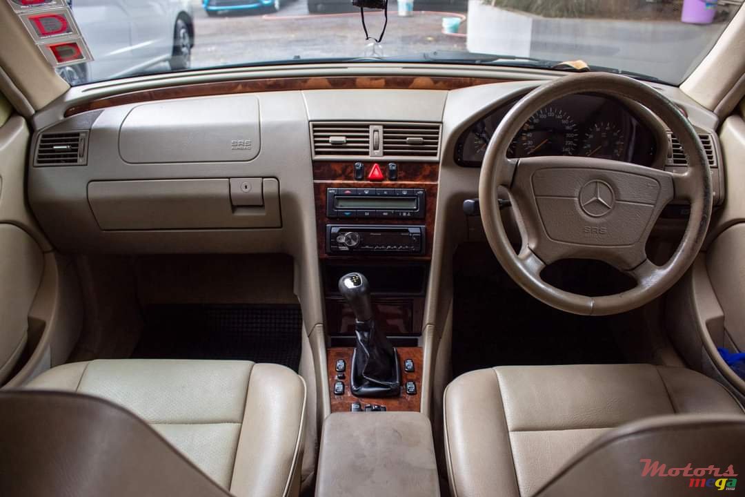 1998' Mercedes-Benz C-Class photo #4