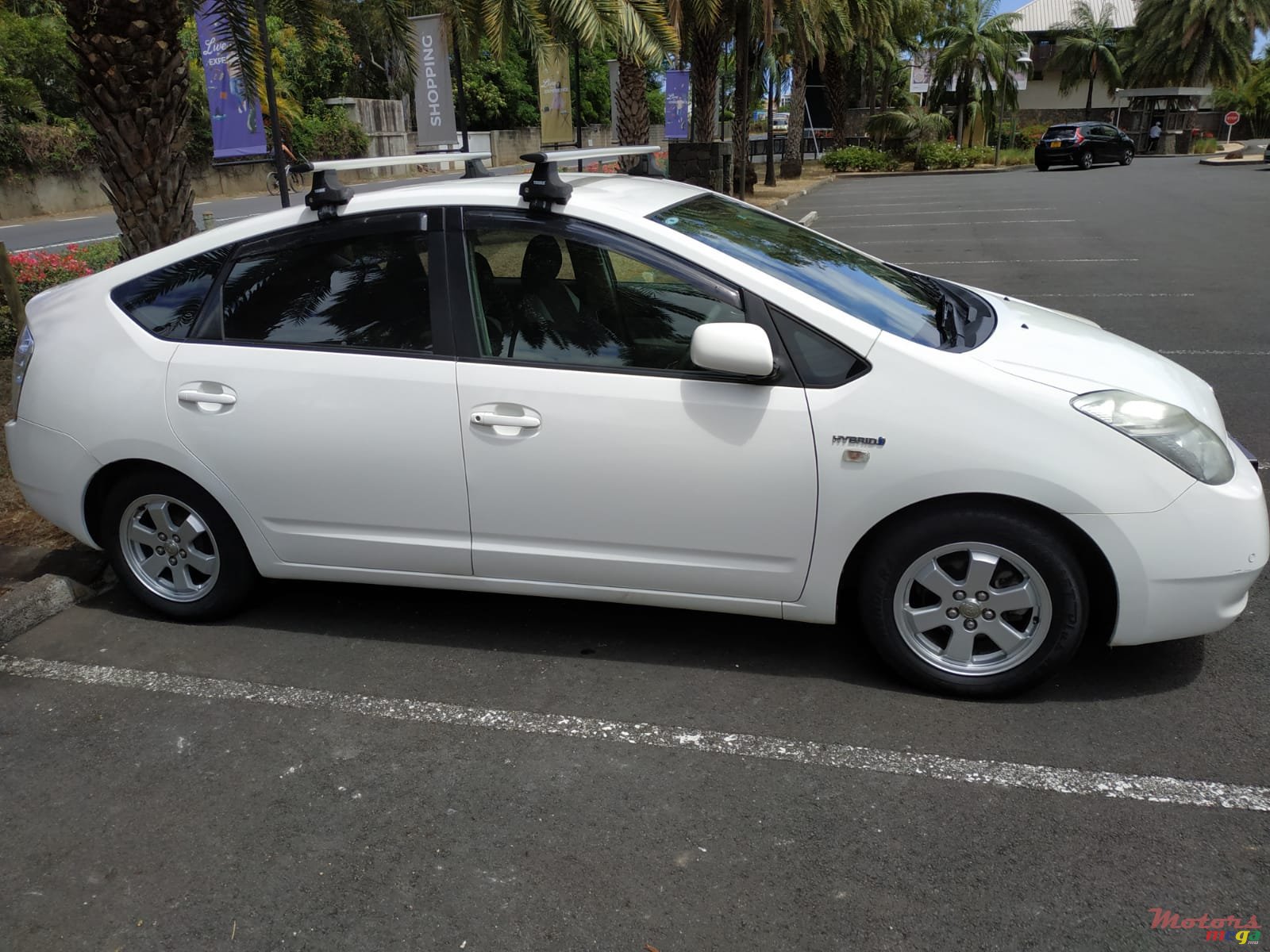 2012' Toyota Prius photo #1