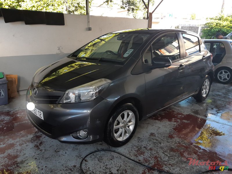 2012' Toyota Vitz photo #4