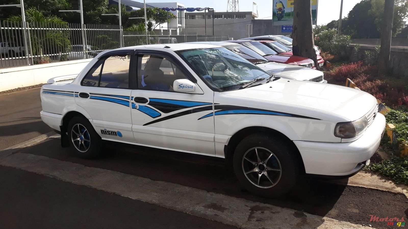 1992' Nissan photo #1