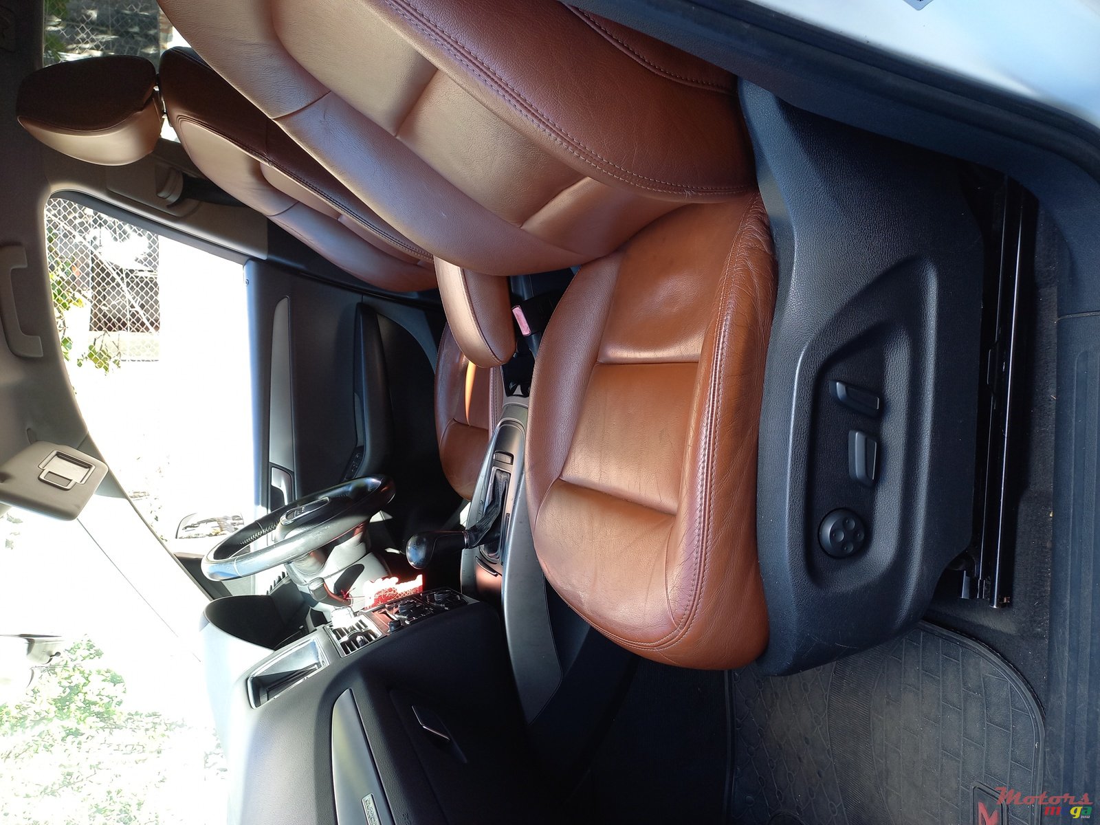 2010' Audi Q5 photo #5