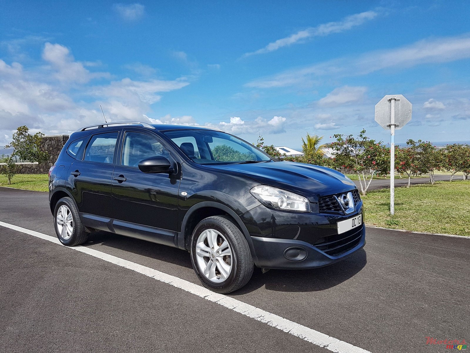 2013' Nissan Qashqai+2 photo #3