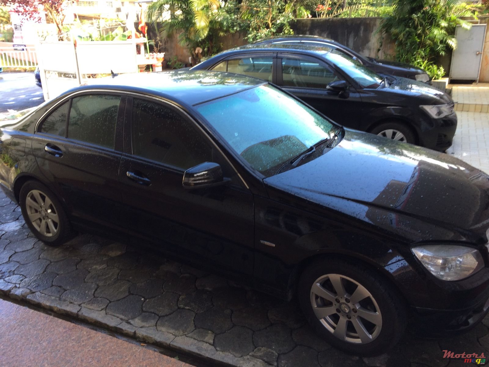 2011' Mercedes-Benz C-Class photo #3