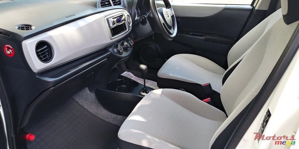 2012' Toyota Vitz 1.3 photo #5