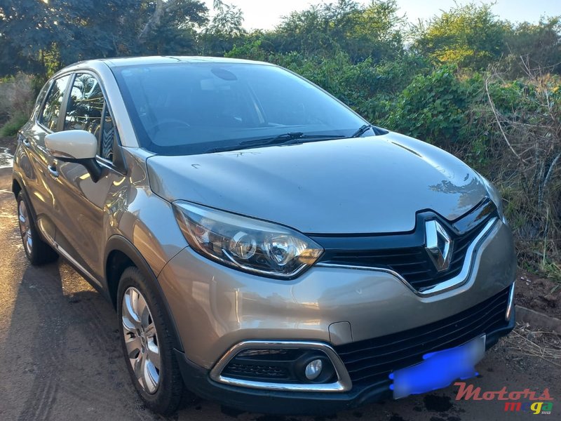 2014' Renault Captur photo #1