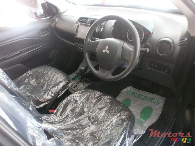 2013' Mitsubishi Mirage photo #4