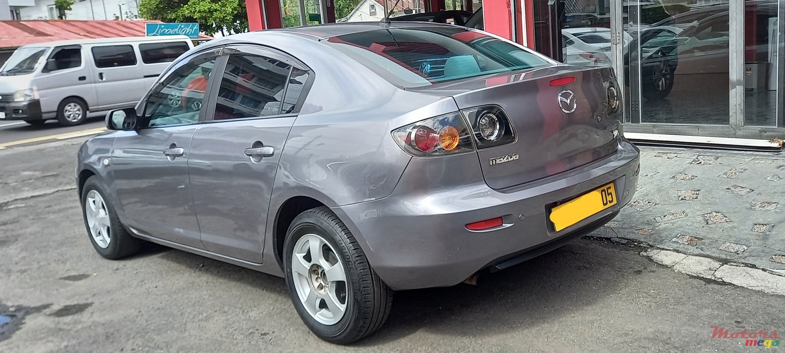 2005' Mazda Axela photo #3