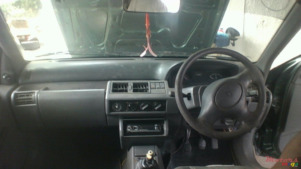 1998' Renault Clio photo #6