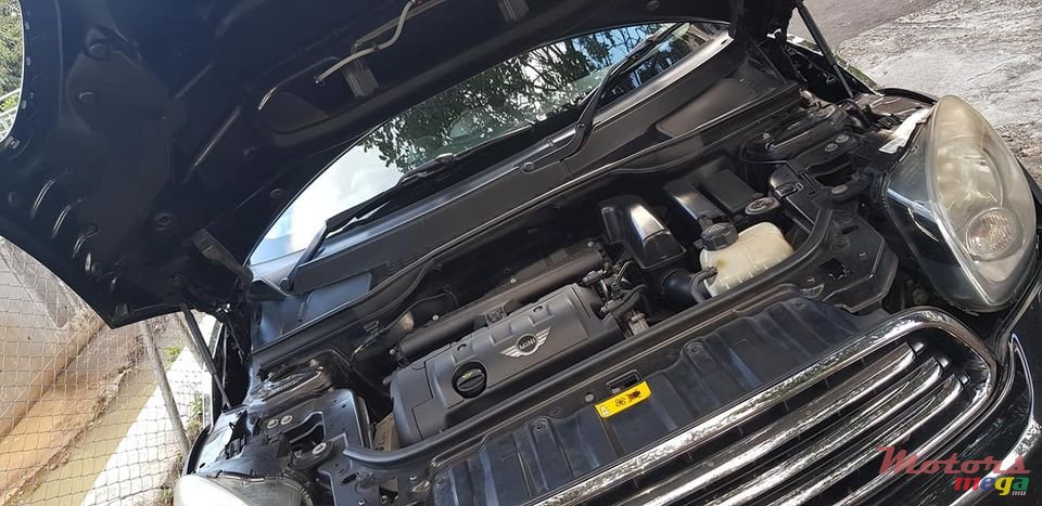 2011' MINI Cooper photo #5