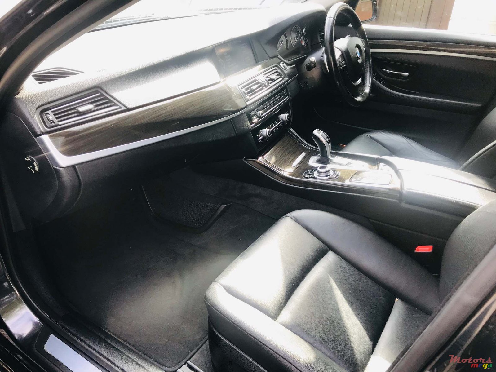 2012' BMW 535 photo #7