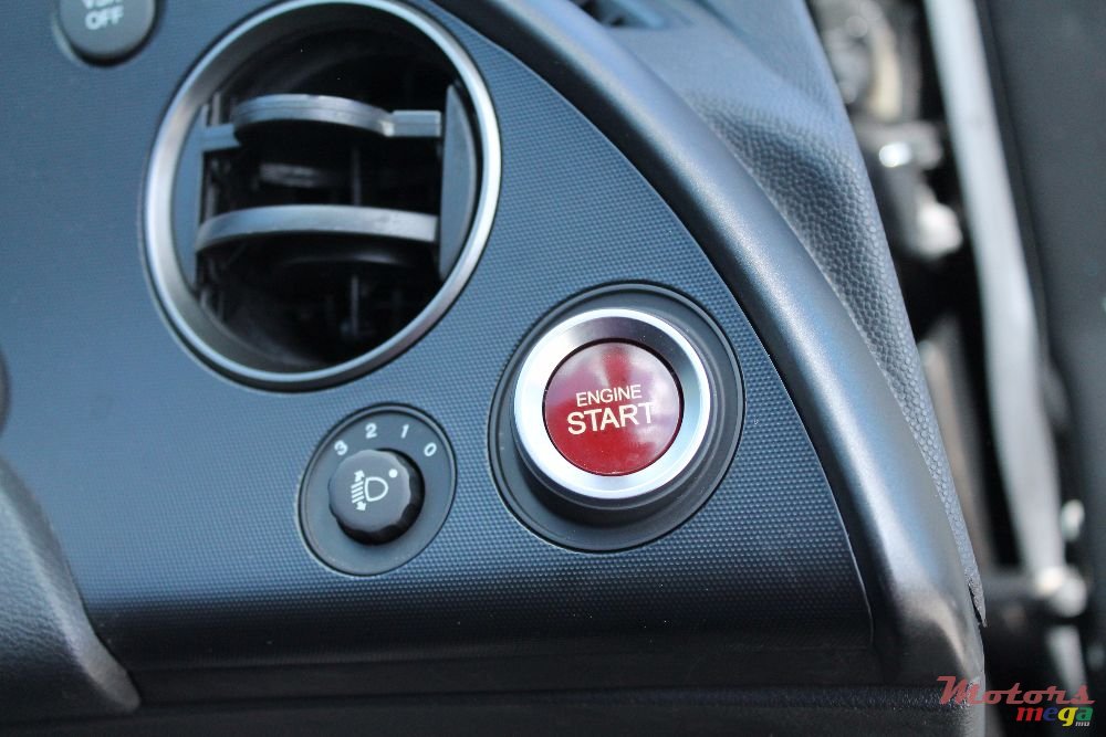 2010' Honda Civic HACTHBACK photo #4