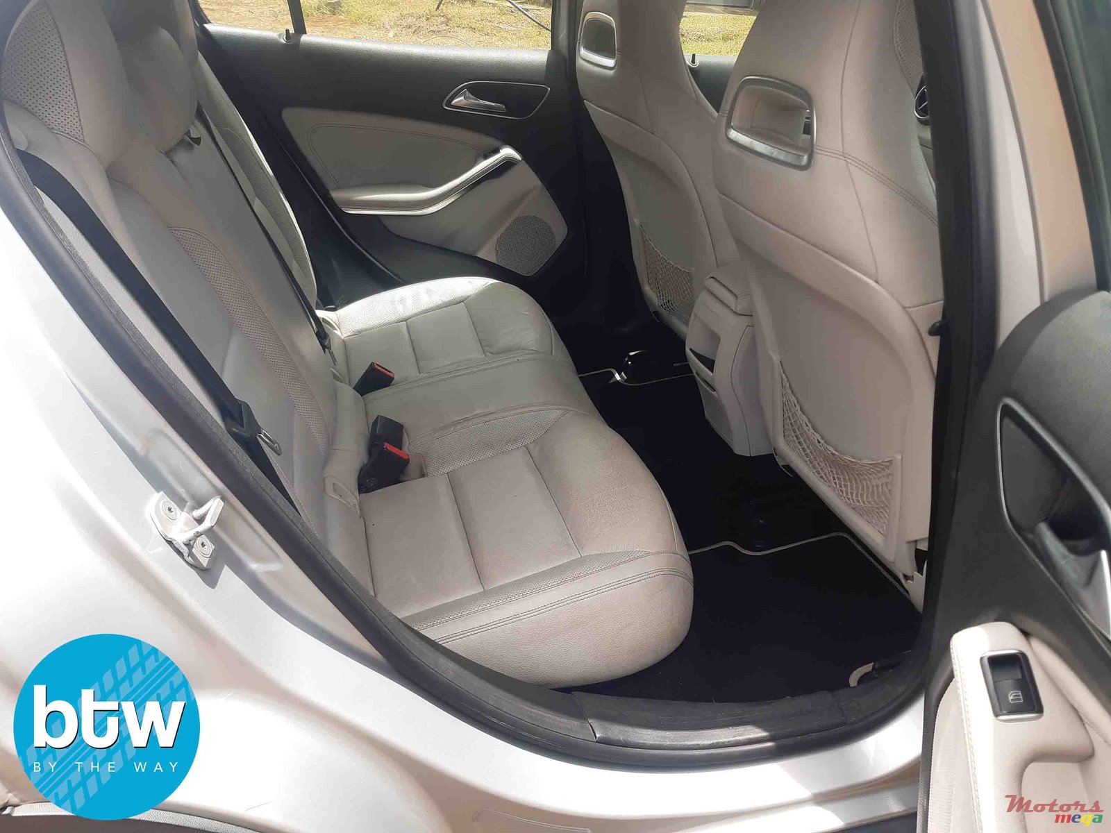 2015' Mercedes-Benz GLA-Class photo #4