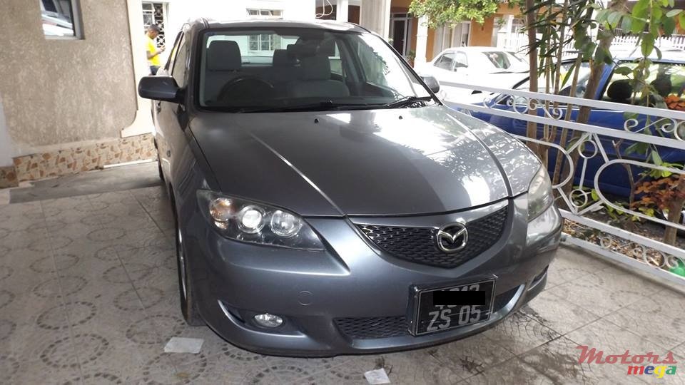 2005' Mazda Axela photo #2