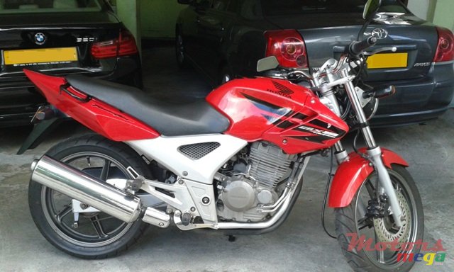 2010' Honda CBX250 TWISTER photo #1