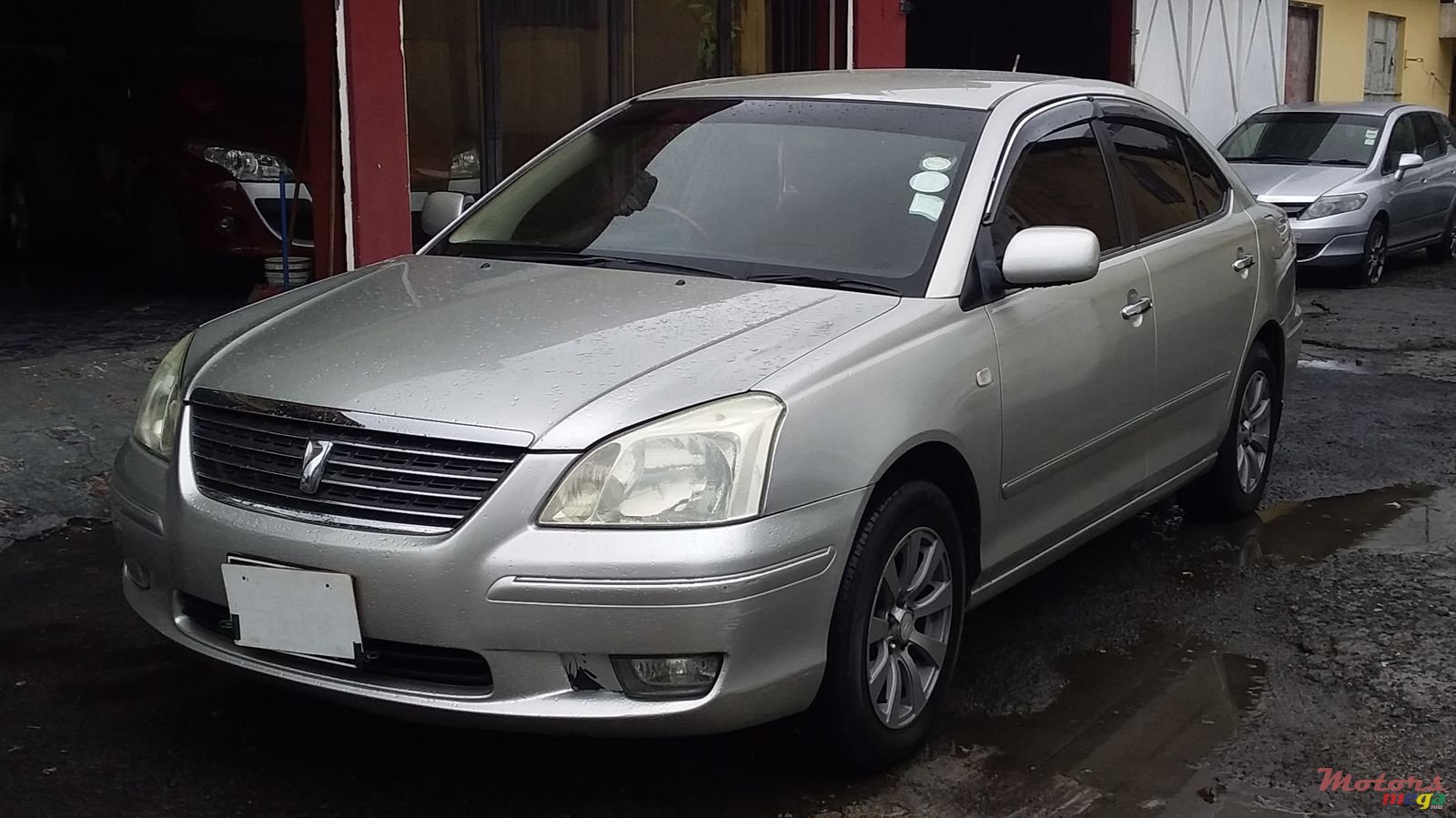 2004' Toyota Premio photo #1