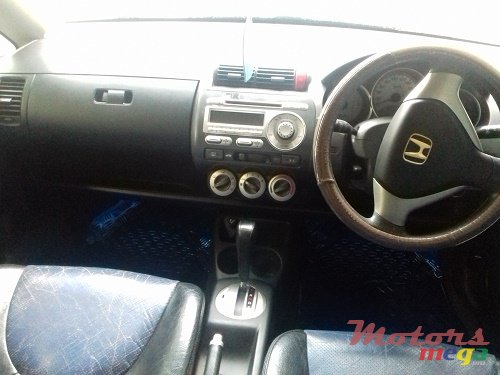 2005' Honda Jazz photo #5