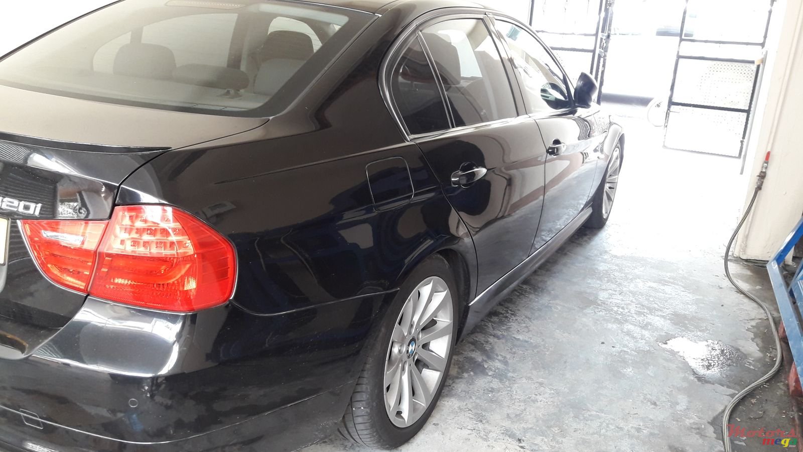 2008' BMW 318 photo #4