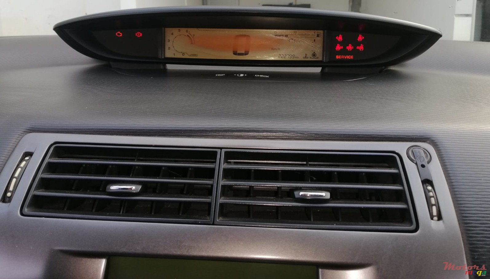 2009' Citroen C4 photo #2