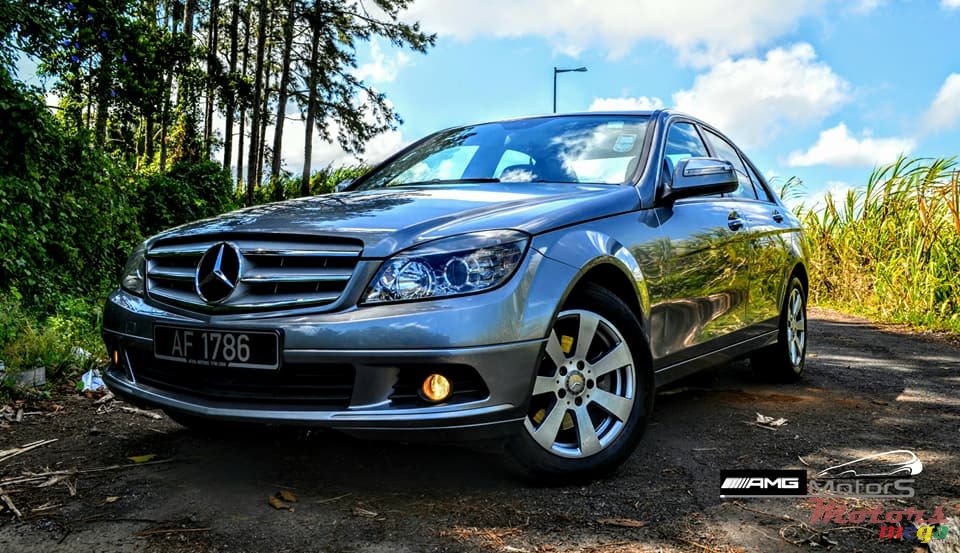 2009' Mercedes-Benz C200 Kompressor photo #2
