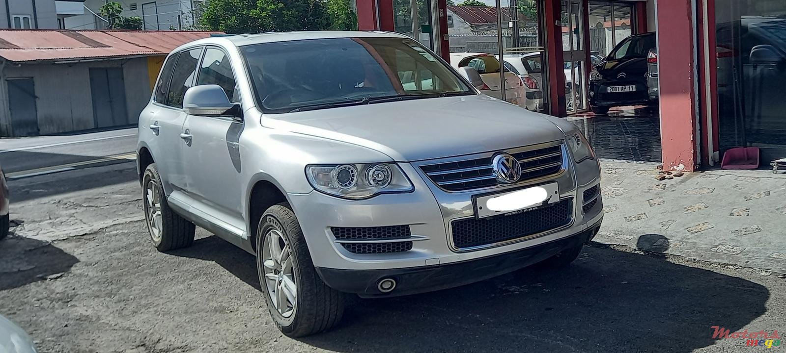 2008' Volkswagen Touareg photo #1