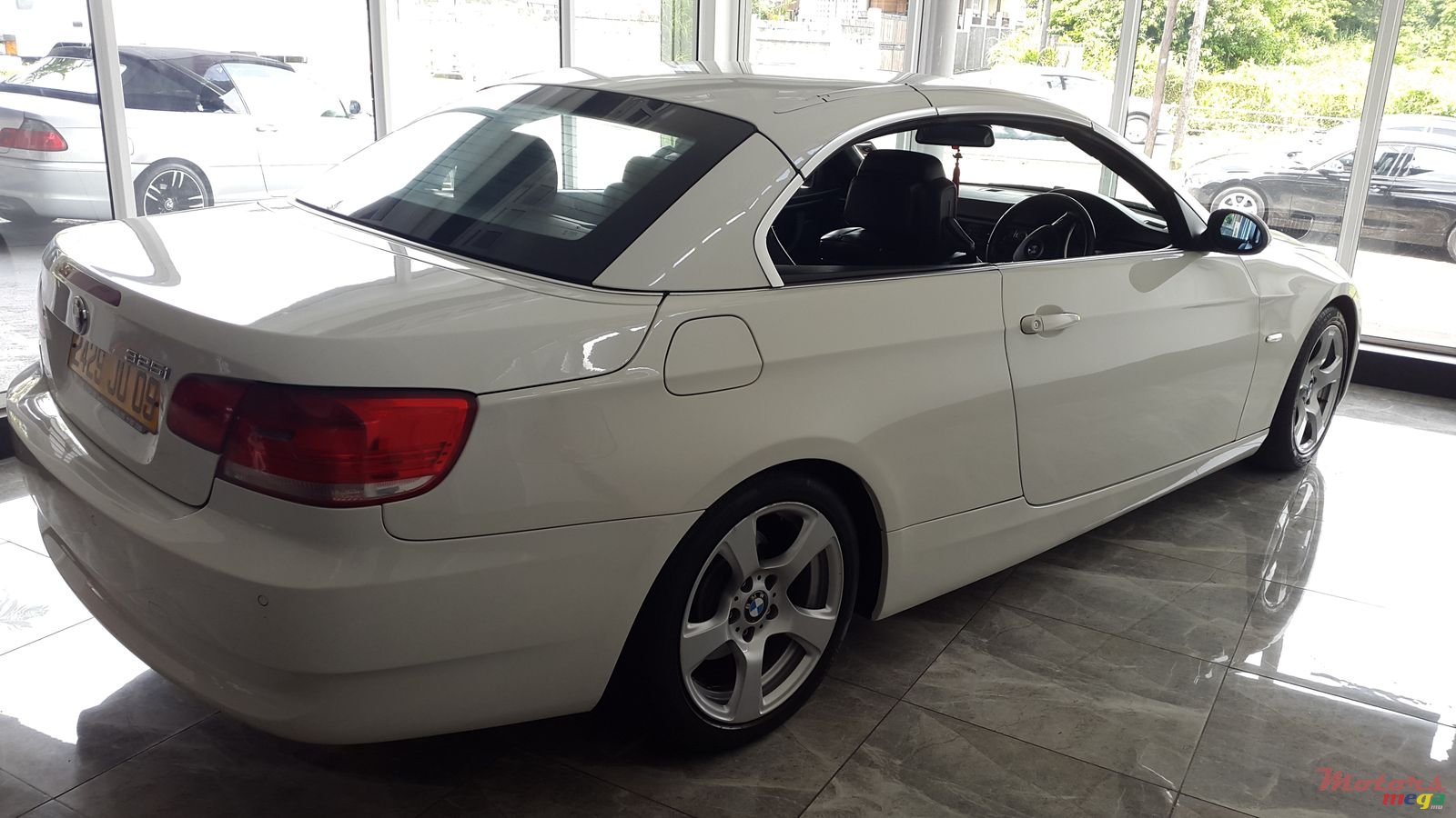 2009' BMW 3 Series Coupe photo #2