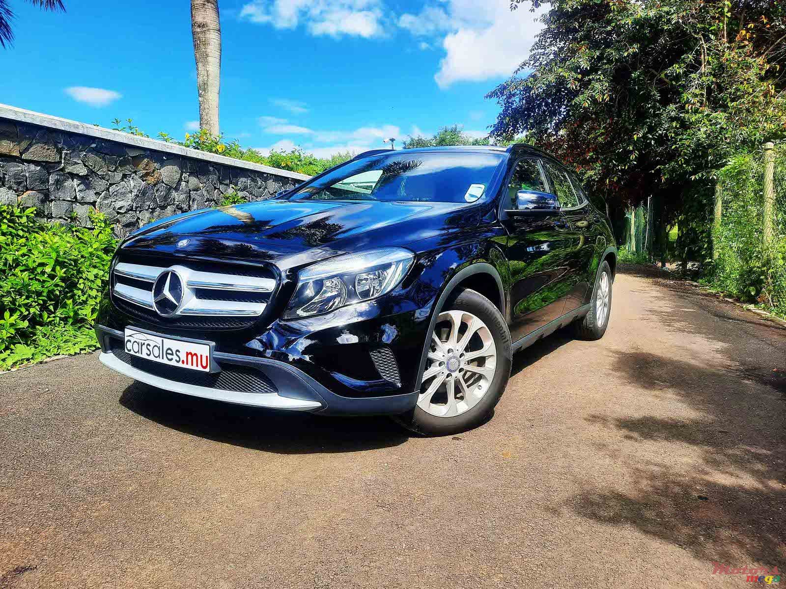 2016' Mercedes-Benz GLA-Class 200 Style photo #1