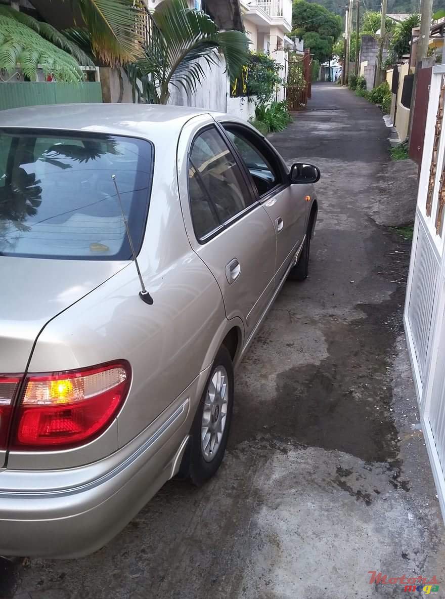 2002' Nissan photo #1