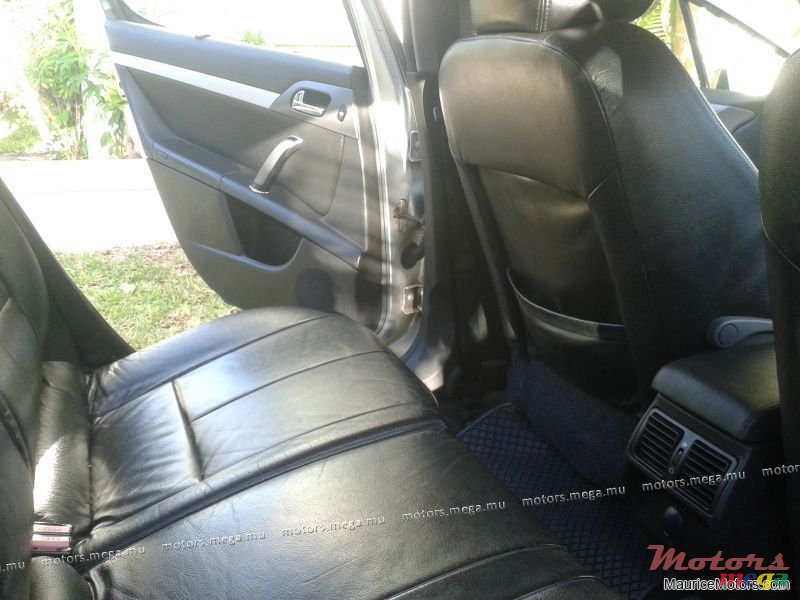 2005' Peugeot photo #4