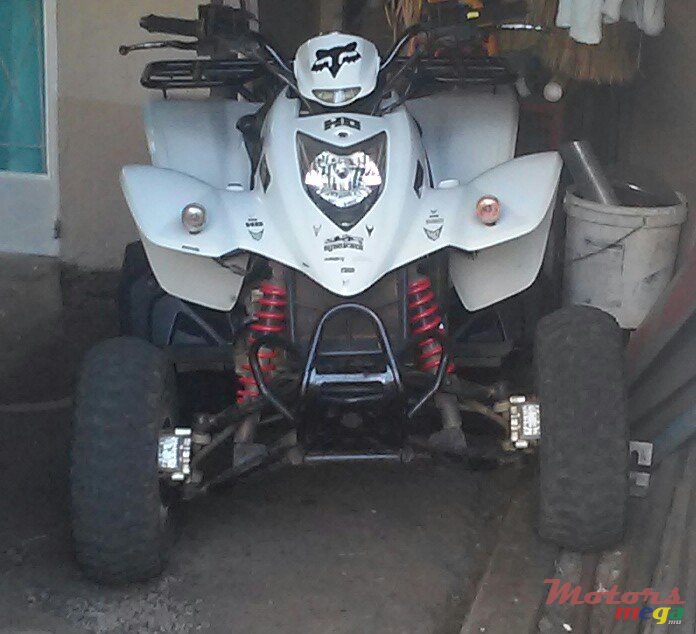 2006' Kymco Maxxer 250 photo #1