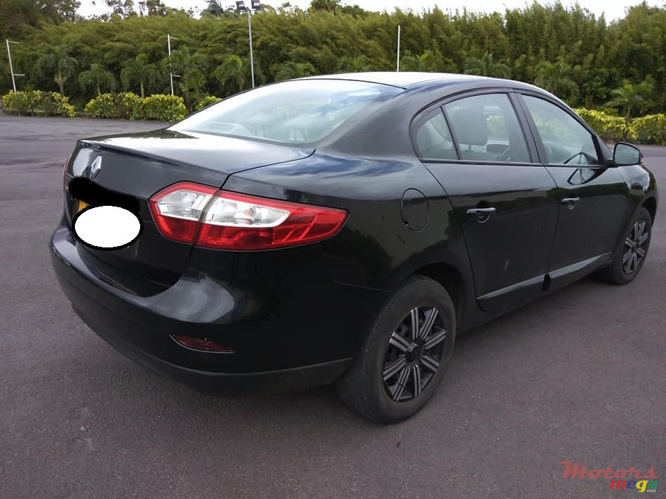2011' Renault Fluence photo #3