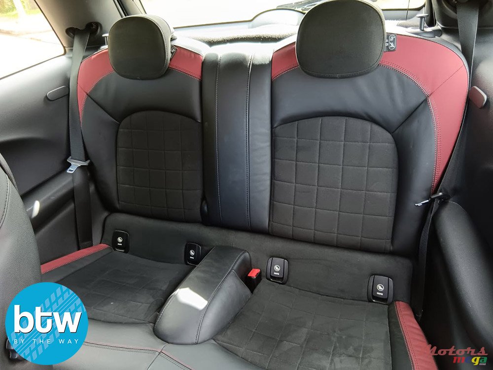 2015' MINI John Cooper Works photo #3