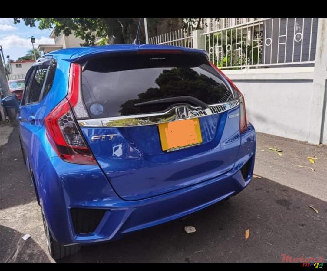 2013' Honda Fit Hybrid photo #4