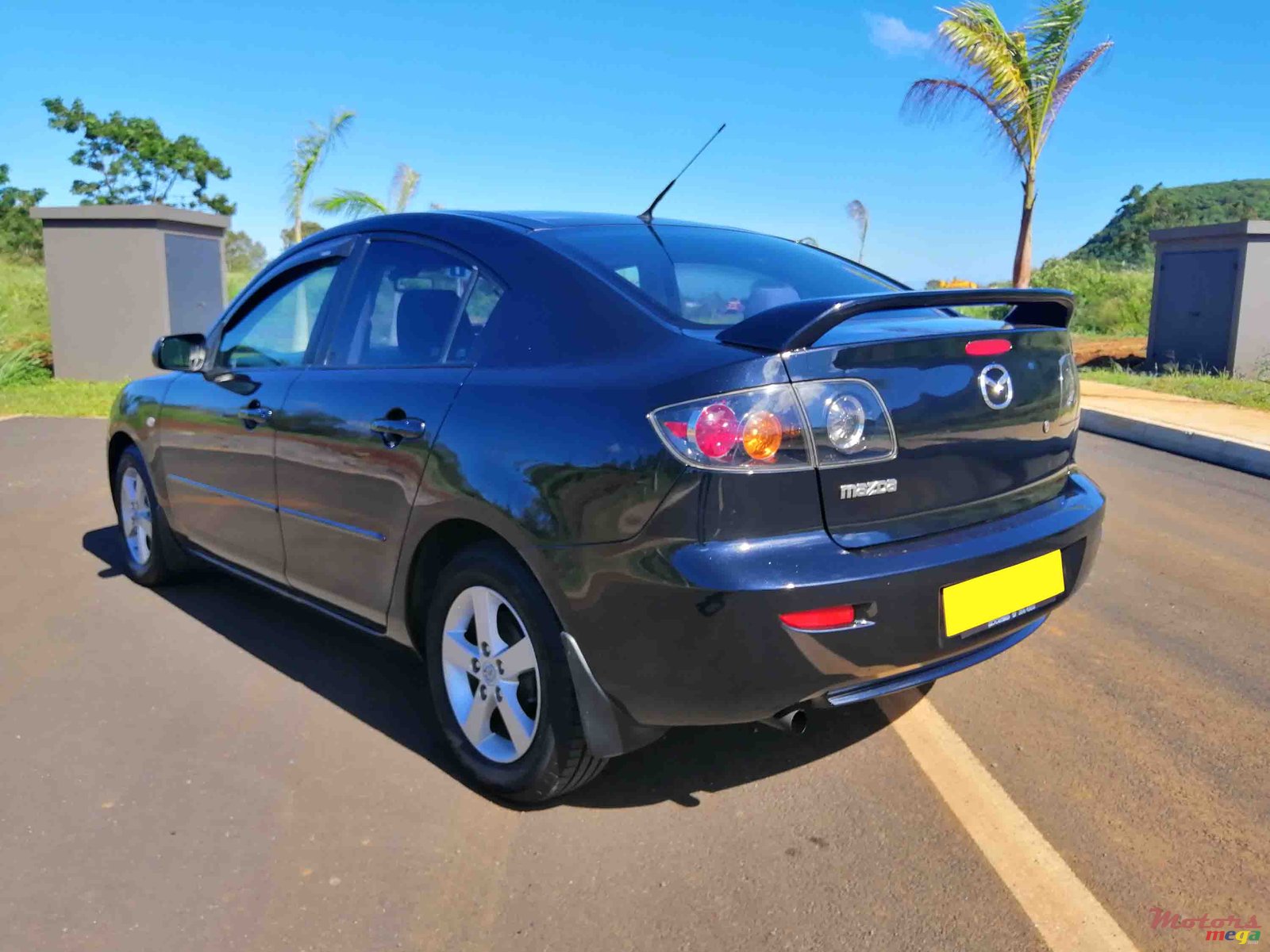 2006' Mazda 3 photo #3