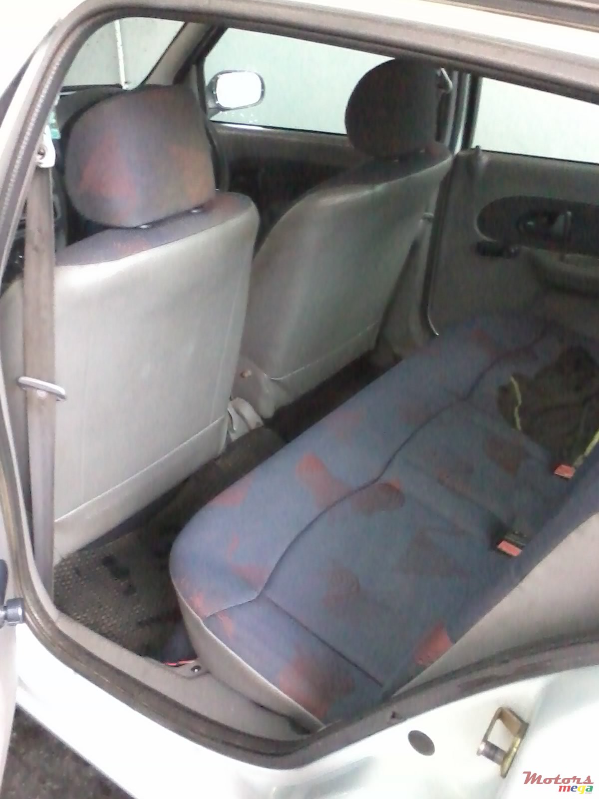 2001' Renault Clio photo #4