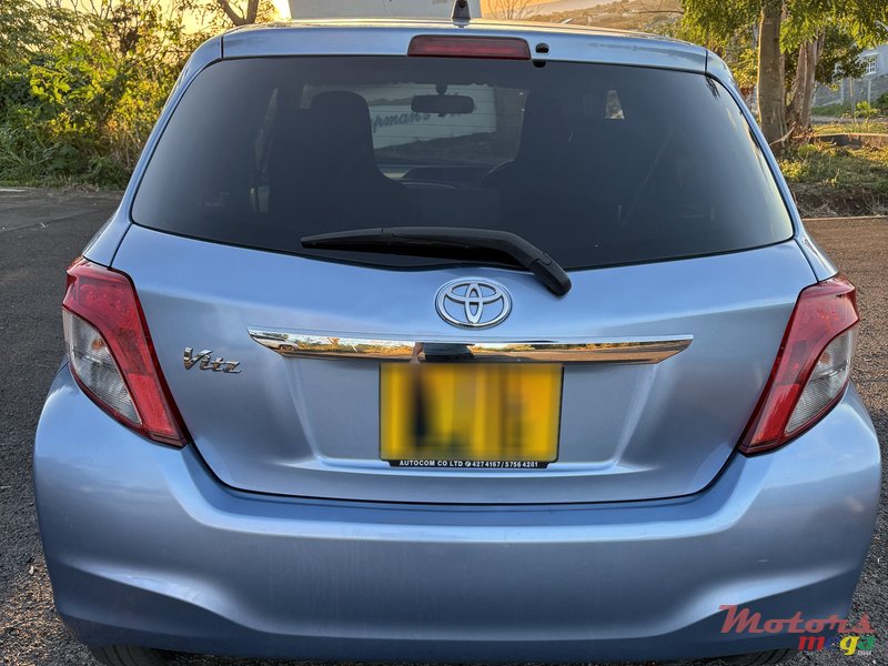 2012' Toyota Vitz photo #5