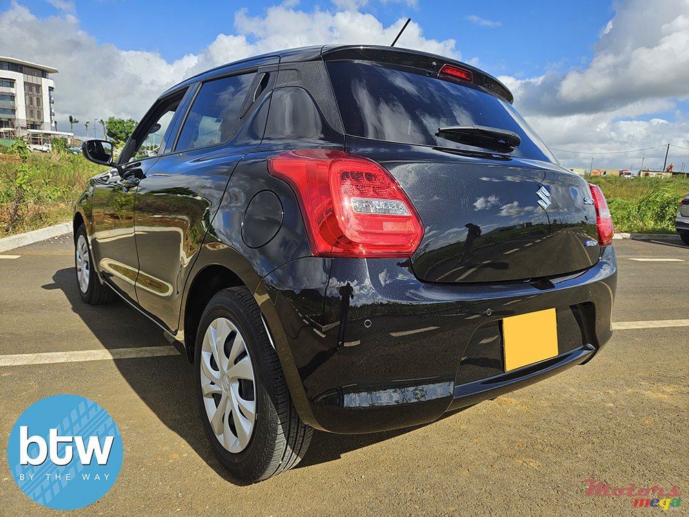 2022' Suzuki Swift Japan photo #3