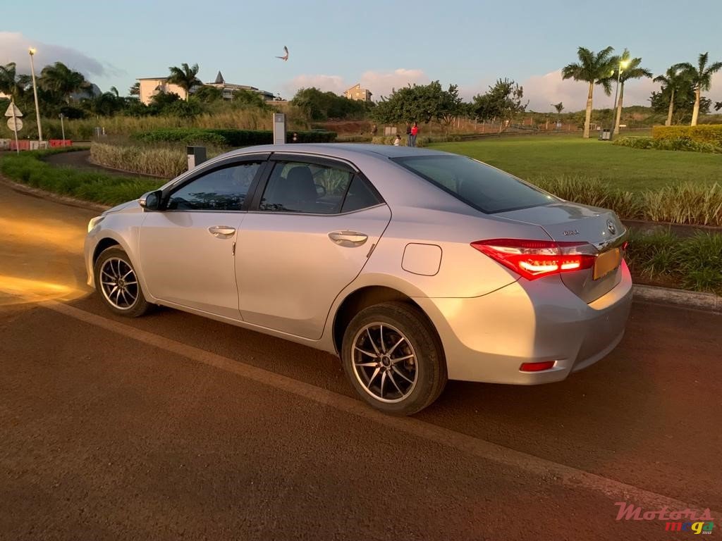 2016' Toyota Corolla photo #3