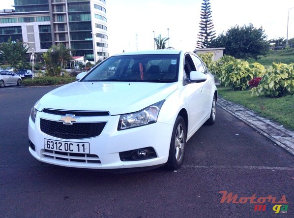 2011' Chevrolet Cruze photo #1