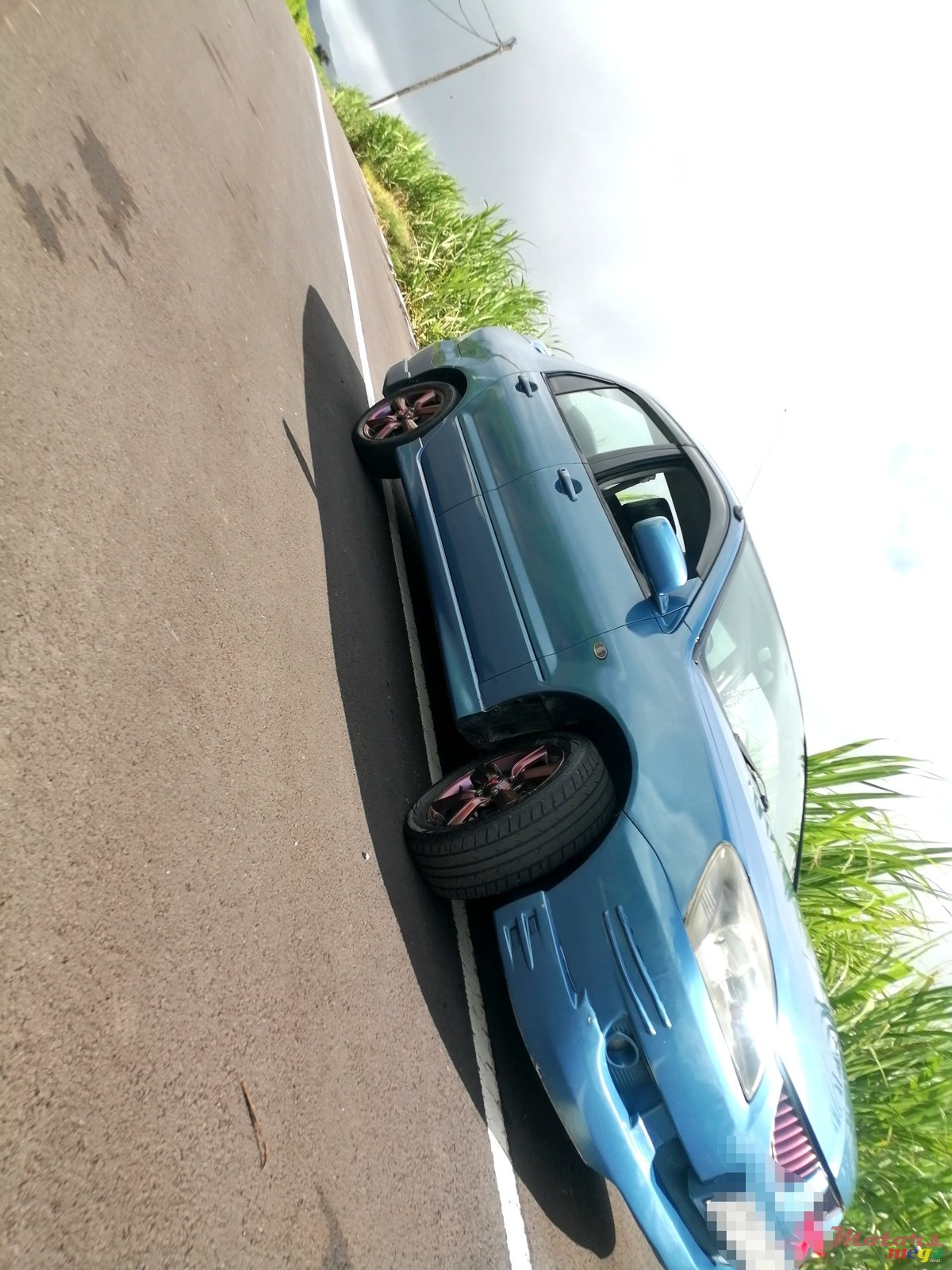 2004' Mitsubishi Lancer photo #1