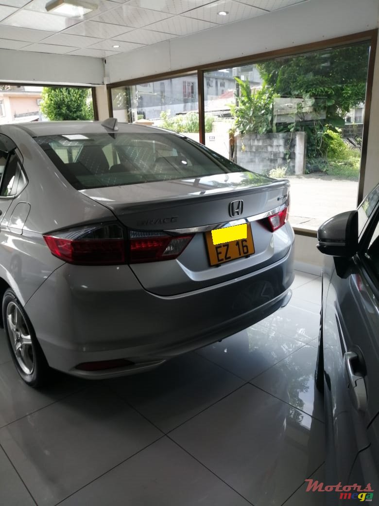 2016' Honda Fit grace photo #3