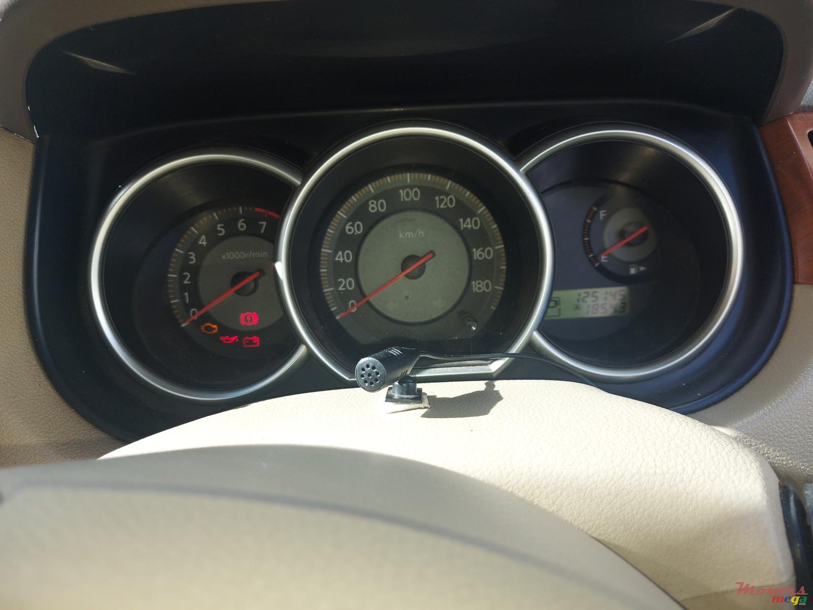 2006' Nissan Tiida photo #1