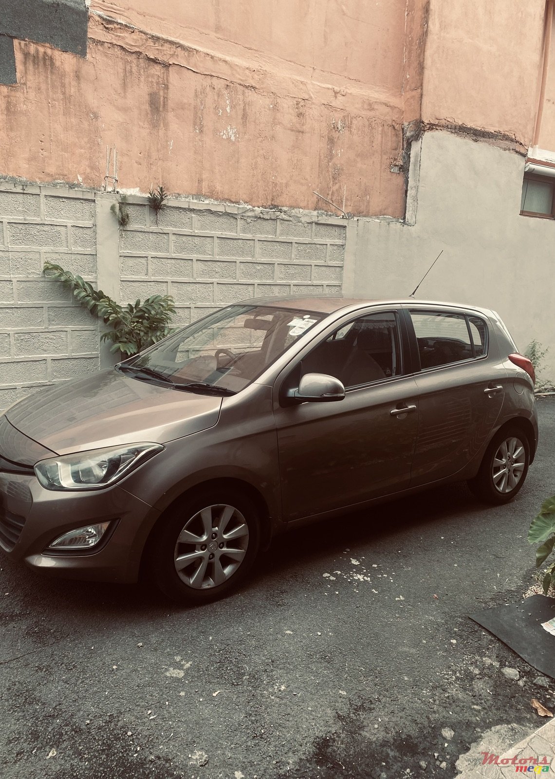 2014' Hyundai i20 photo #2