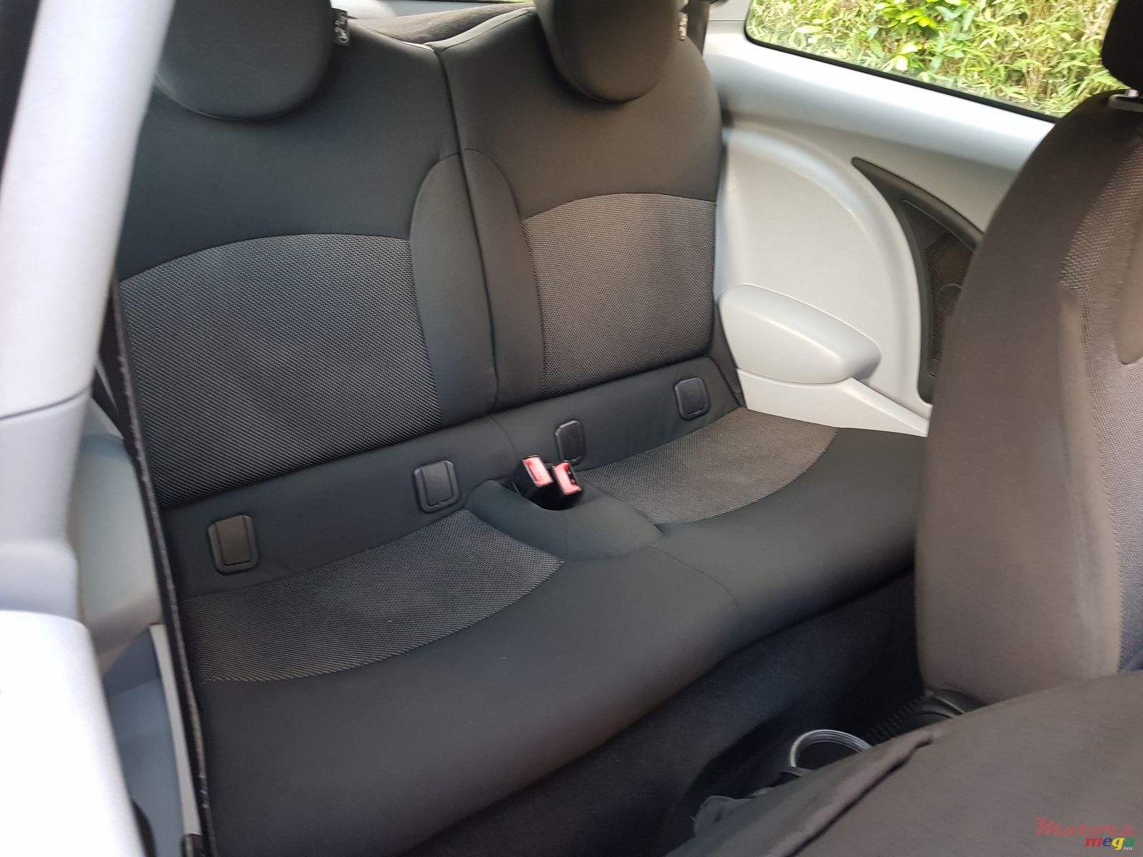 2010' MINI Cooper S photo #7