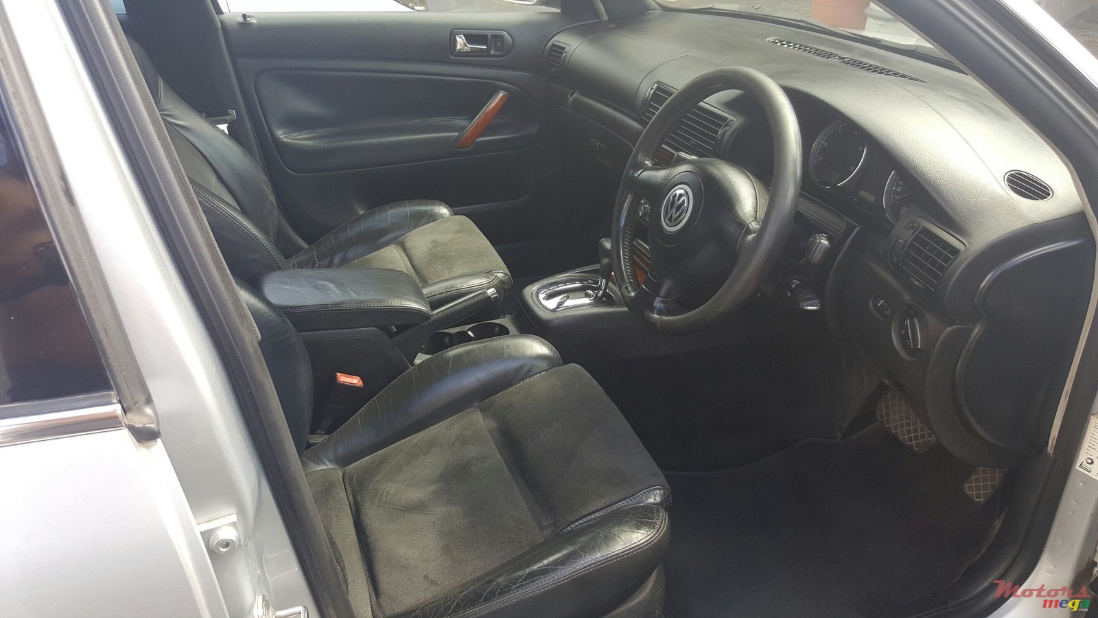 2002' Volkswagen Passat photo #4