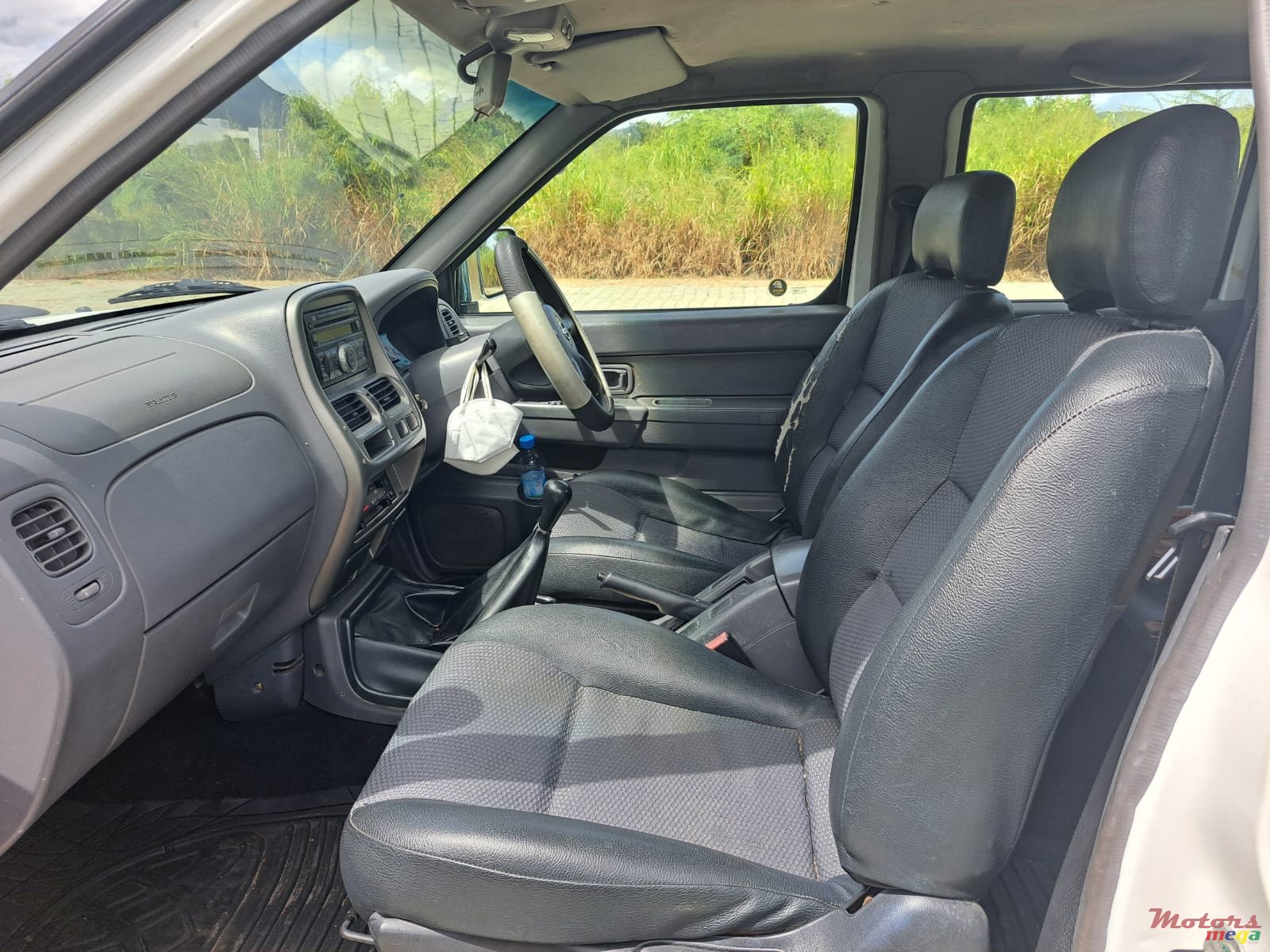 2015' Nissan Hardbody photo #5