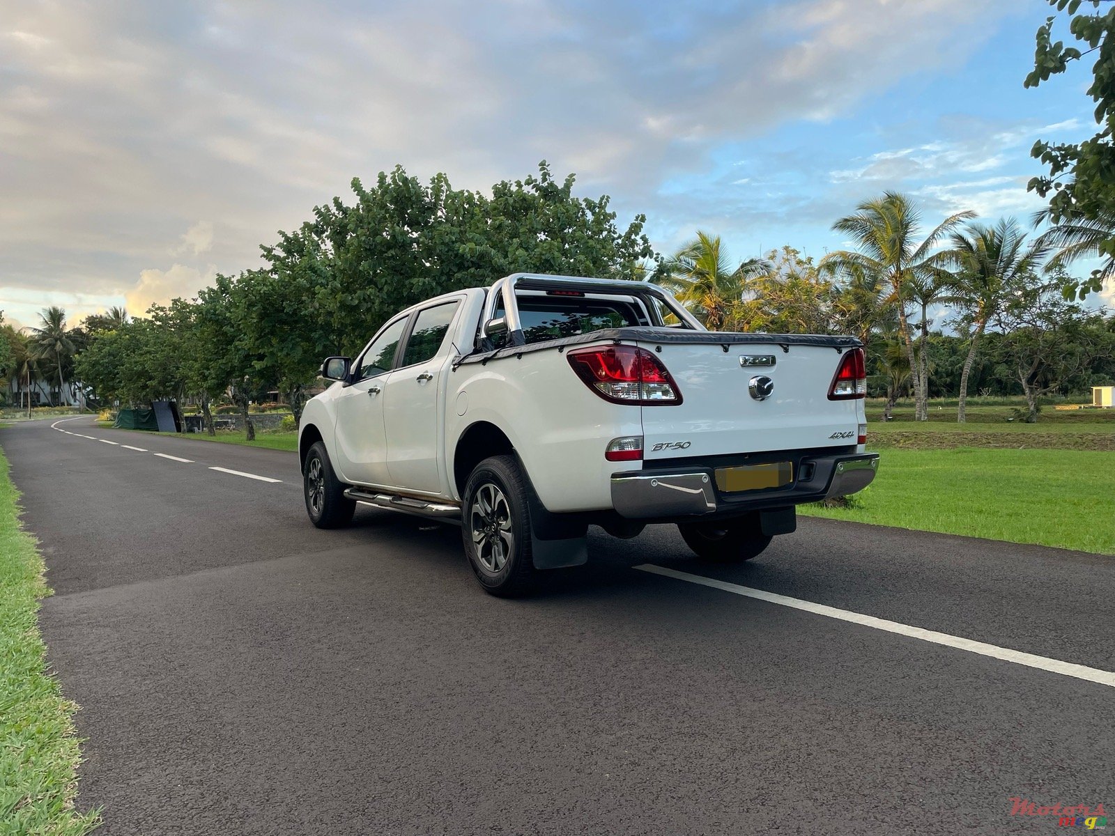 2015' Mazda BT-50 photo #4