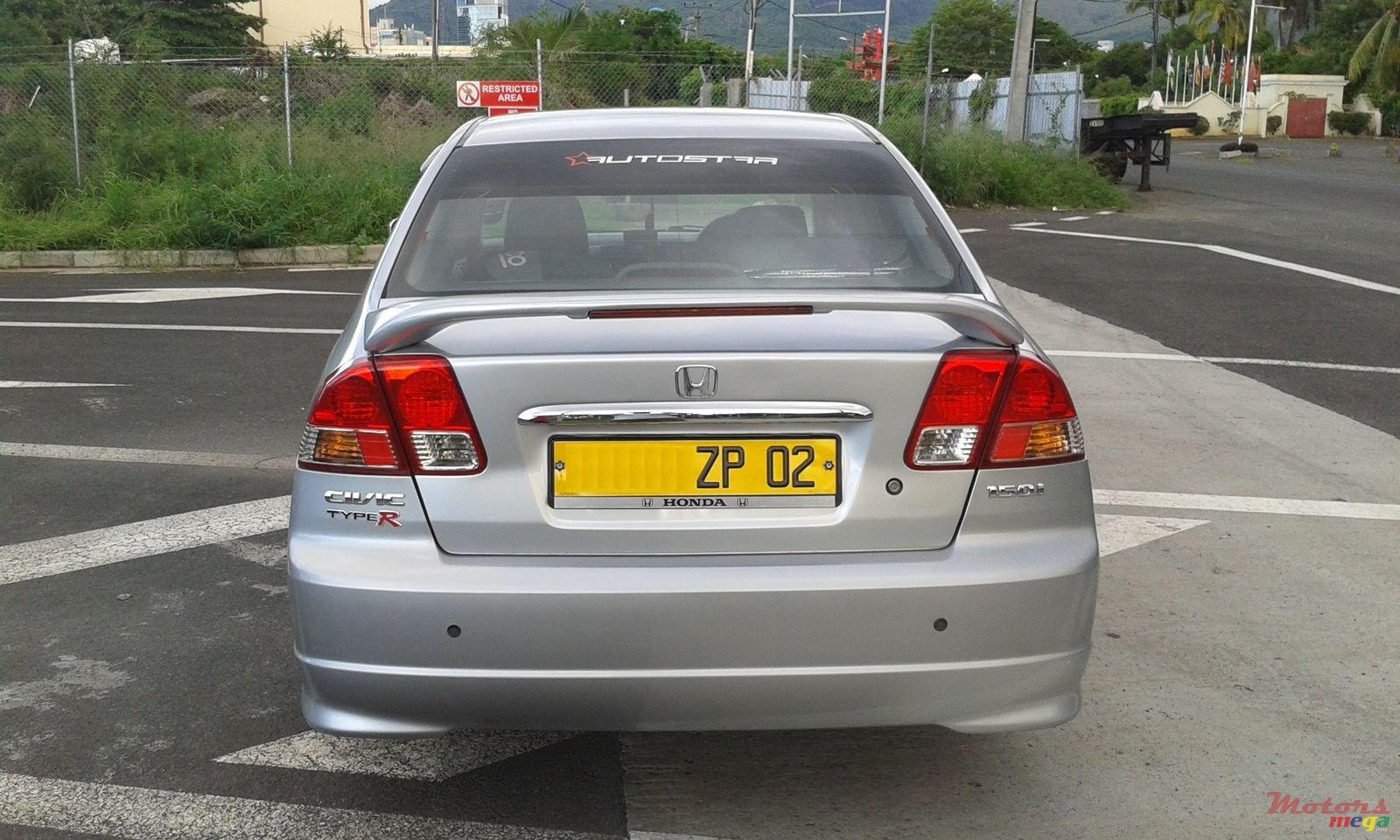 2002' Honda Civic VTI photo #5