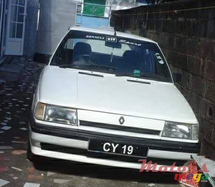 1988' Renault 9 photo #1