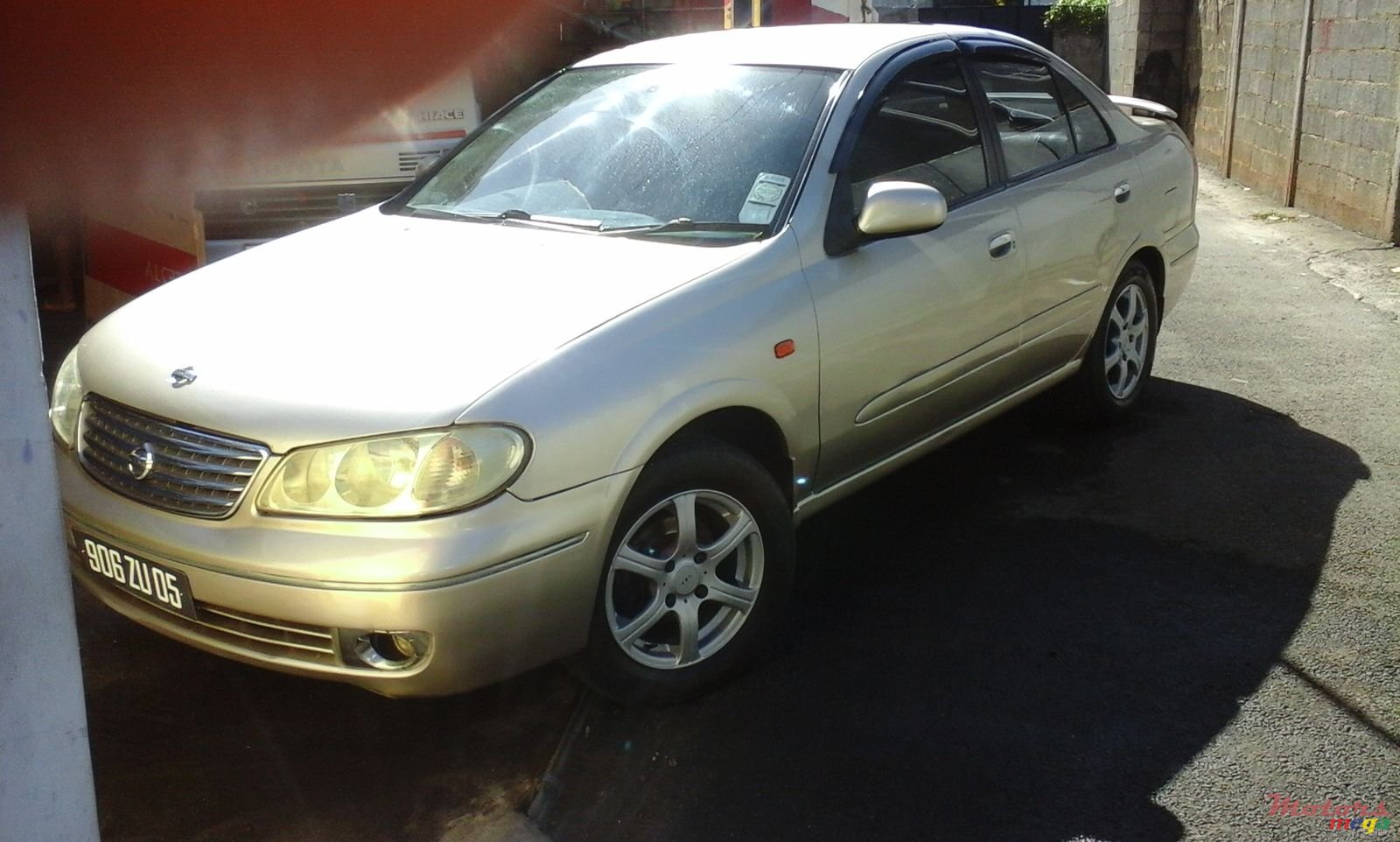 2005' Nissan Sunny photo #1